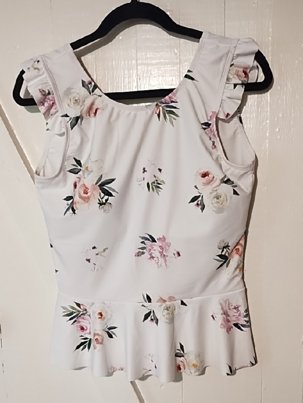 Brynn & Brook VGC White Floral Peplum Crop Top XL.